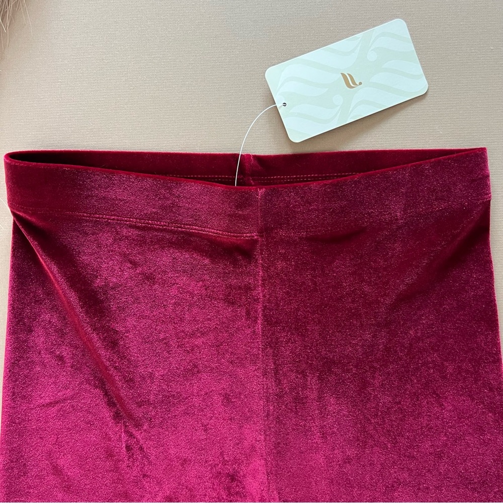 Fabletics Deep Pink Red Velour 9” Bike Shorts - Picture 9 of 15